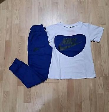 walkmax patike: Komplet NIKE majica i donji deo trenerke. -Bela majica kratkih rukava — 8
