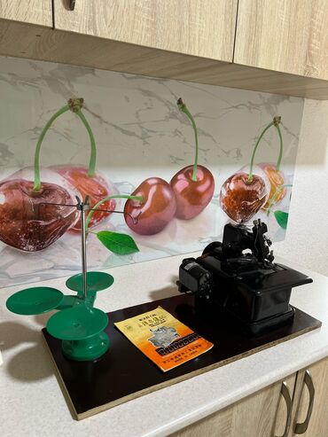 Швейные машины: Швейная машина Chayka, Оверлок, Полуавтомат — 3