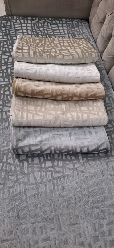 Prekrivači za nameštaj: Plisani flekeri
Dimenzije-80*80;80*150;80*200
Cena 4200 din — 6