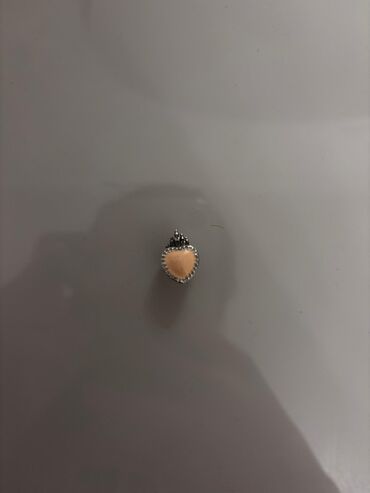 calvin klein euphoria qiymeti: Pandora Gümüş rəngli iki şarm Qeyd: gül şəklində olanın iki qaşı