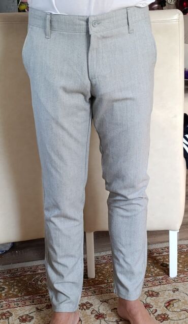 Muška odeća: Pantalone L (EU 40), bоја - Siva