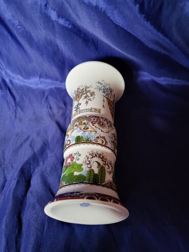 Ostali kućni dekor: Vaza nova 70te,rucno oslikana Istocna Nemacka. Porcelanska — 10