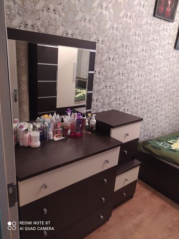 Köhnə tikili: Tecili Satilir tma esyali satilir.Qiymetde cuzi endirim — 14