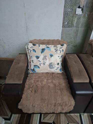 Dolablar: Divan, Divan, Bazasız, Açılmayan