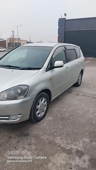 Toyota: Toyota Ipsum: 2002 г., 2.4 л, Автомат, Бензин, Минивэн — 2
