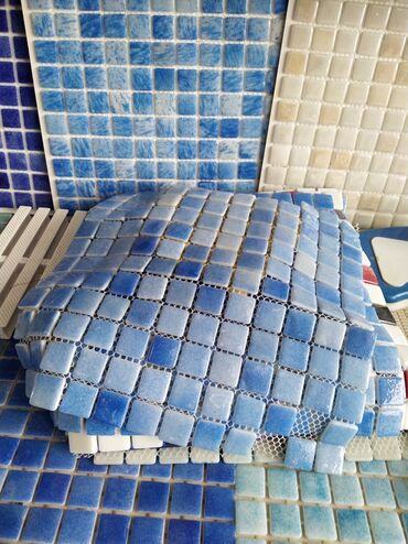 metbex kafeli: Mozaik kafel panelləri – şüşə/keramik kvadrat parçalar - Rəng