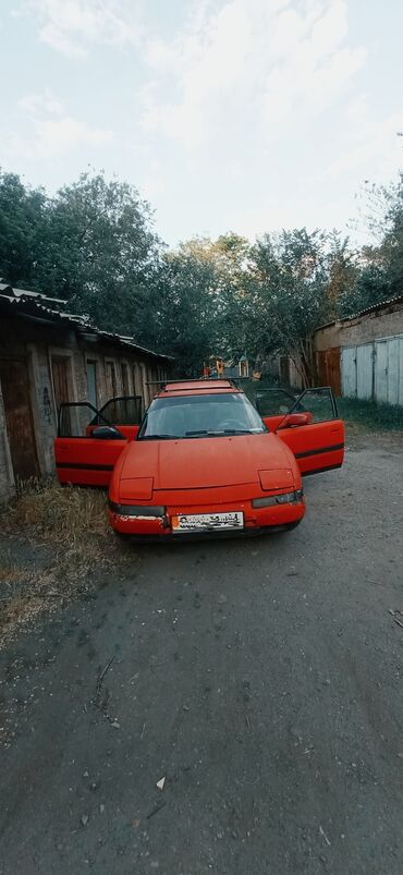 Mazda: Mazda 323: 1989 г., 1.8 л, Механика, Бензин, Хэтчбэк