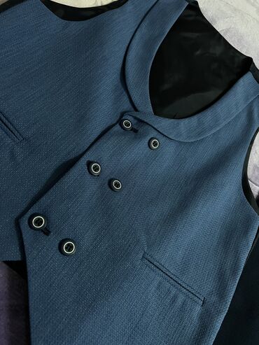 Dəstlər: Kostyum Türkiyə istehsalıdır. 180 manata alınıb. 1 dəfə geyinilib — 9