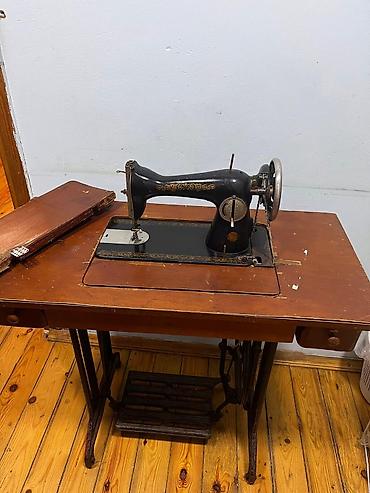 qedimi pullar: Ayaq pedallı tikiş maşını və ağac masalı komplekt - Mexaniki — 2