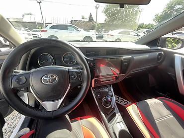 ру: Toyota Auris: 2019 г., 1.8 л, Хэтчбэк — 6