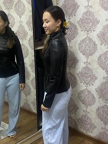 женские кожаные штаны: Женская куртка из чёрной кожи - Материал: натуральная кожа (плотная — 4