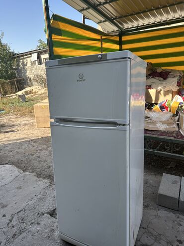 холодильника двухкамерного: Холодильник Indesit, Б/у, Двухкамерный