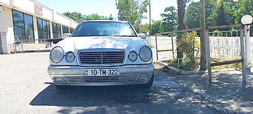 mercedes benz 208 d: Mercedes-Benz E 240: 2.4 l | 1999 il Sedan — 4