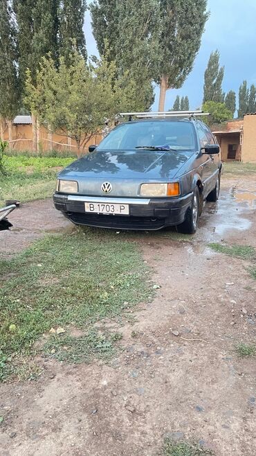 ищу машину в рассрочку: Volkswagen Passat: 1990 г., 1.8 л, Механика, Бензин, Седан