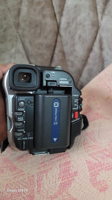 mini dv kamera: MiniDV videokamera – Sony Handycam seriyası Xüsusiyyətlər: - Kasetli — 1