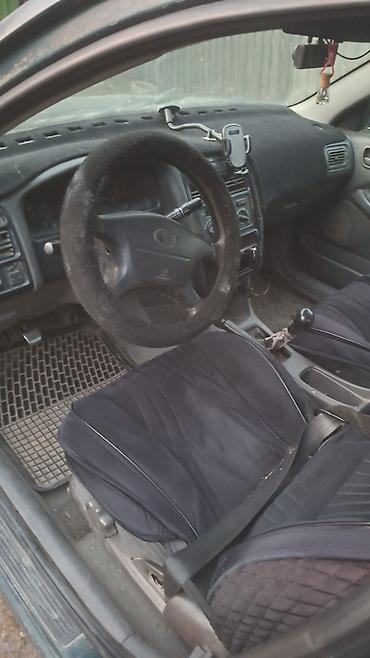 фораннер 2018: Toyota Avensis: 1998 г., 1.6 л, Механика, Бензин, Седан — 2