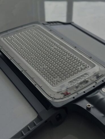 Projektorlar: Günəş enerjisi ilə işləyən, pult vasitəsilə idarə olunan 200 watt işıq -da lalafo.az — 5 Projektorlar: Günəş enerjisi ilə işləyən, pult vasitəsilə idarə olunan 200 watt işıq — 5