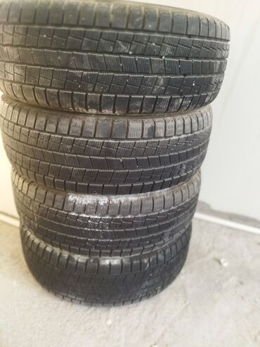 продам шины бу бишкек: Шины 215 / 60 / R 17, Зима, Комплект, Легковые, Goform
