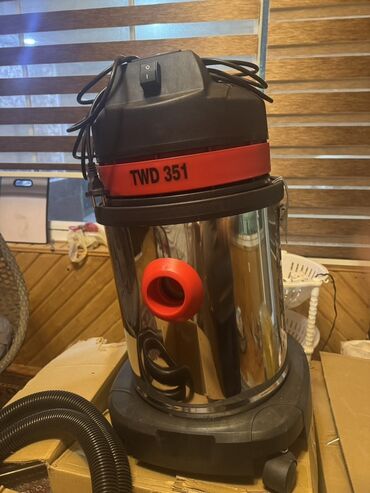 Tozsoranlar: Sənaye tipli yaş/quru tozsoran – TWD 351 Məhsulun xüsusiyyətləri: - — 4