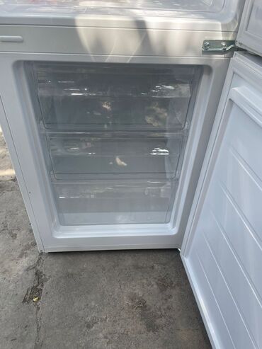 холодильник бу продажа: Холодильник Avest, Б/у, Двухкамерный, 170 *