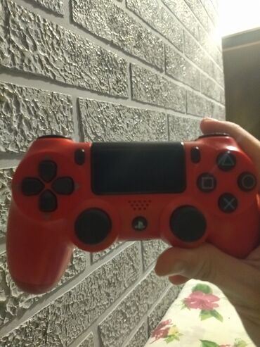 ps 5 pultu: Ps 4 arginal pult satilir tezeden seçilmir əla pultur keyfiyyətne söz