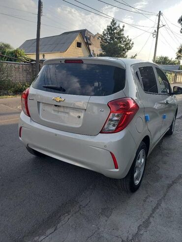 полировка для авто: Chevrolet Spark: 2017 г., 1 л, Механика, Бензин, Седан