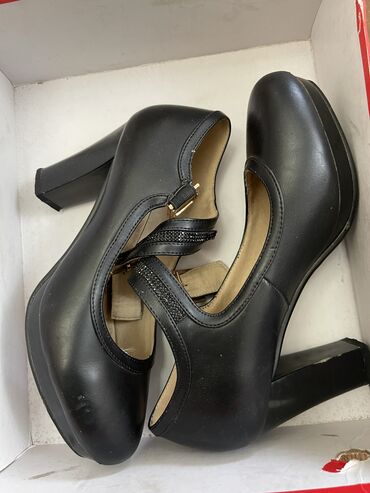 женские кожаные туфли размер 35: Туфли 36, цвет - Черный