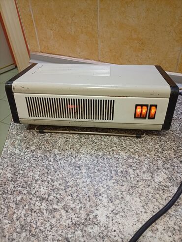 Kaloriferi: Električni grejač/ventilator (toplotni ventilator – “kalorifer”) za — 11