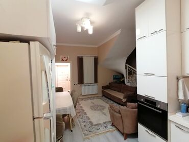 Həyət evləri və villaların satışı: Qaraçuxur qəs. 4 otaqlı, 130 kv. m, Orta təmir — 10