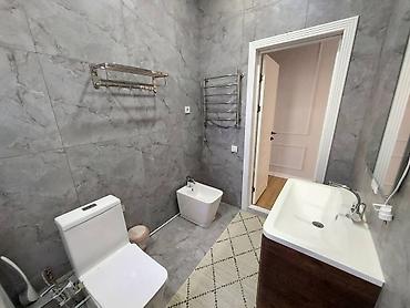 Продажа коттеджей и домов: Продается двухэтажный загородный дом с ухоженным двором и ландшафтным — 17