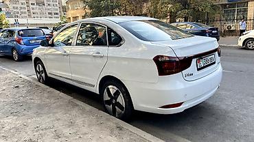 aeolus e70: Dongfeng : 2025 г., Автомат, Электромобиль, Седан — 5