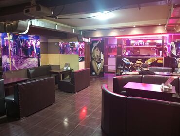 Ofisiantlar: Ofisiant tələb olunur, Kafe, Gündəlik ödəniş, 18-29 yaş, 1-2 illik təcrübə