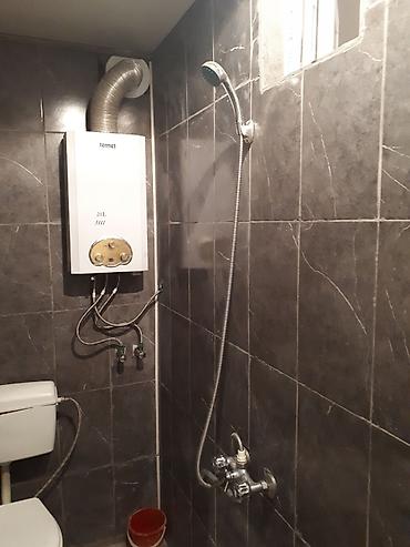 Uzunmüddətli kirayə mənzillər: 1 ci mkr Kohne sumqait shadliq sarayin (Melek) arxasinda. Stol, stul — 6