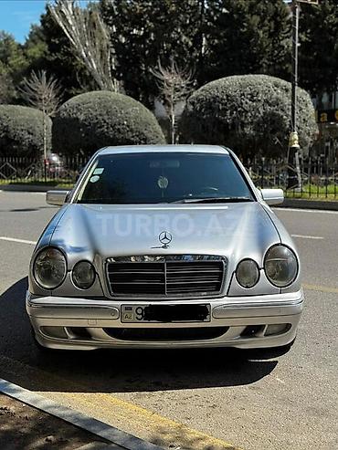 w210 duman: Mercedes-Benz 300: 3 l | 1998 il — 10