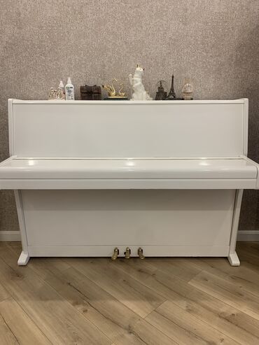 Пианино: Piano Weinbach avstriya istehsalı 3 pedallı. 3500 azn alınıb isdifade
