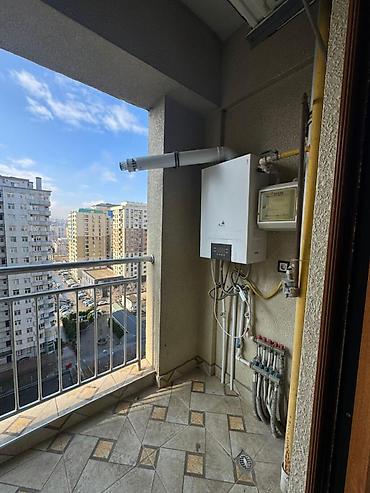 ev elanlari: Park Azure Residence-də 2 otaqlı kirayə mənzil Ünvan: Bakı, 8 Noyabr — 9