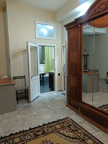 Uzunmüddətli kirayə mənzillər: Uzunmüddətli kirayə mənzil – tam mebellə - Geniş və işıqlı otaq — 19