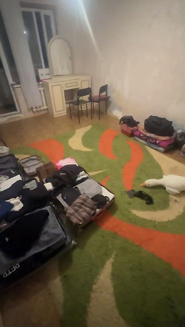 Сдается комната в 12мкр, не важно парни или девушки, самое главное