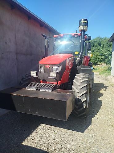r15 100: Трактор сельскохозяйственный (красный, колесный, 4х4) Описание: - — 6