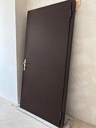 Metall giriş/interyer qapısı - Material: polad konstruksiya, hamar