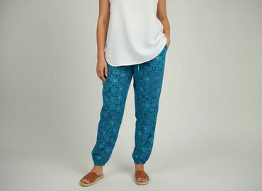 crocs j2 sandały: Material trousers for women, size XL