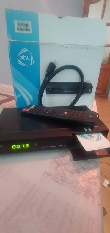 TV antenlər: ATV-dən olan bu rəqəmsal TV dekoderi, kanalları qəbul etmək üçün