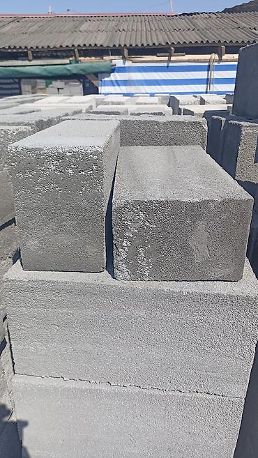 Газаблок - Материал: пенобетон. - Цвет: серый. - Геометрия