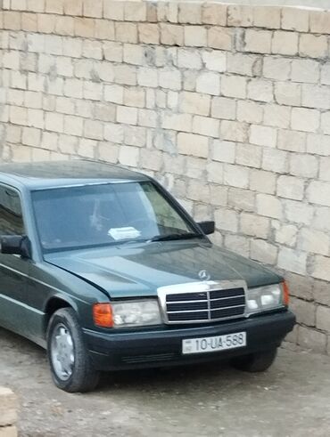 190 manati yoxlamaq: Mercedes-Benz 190: 1.8 l | 1992 il Sedan