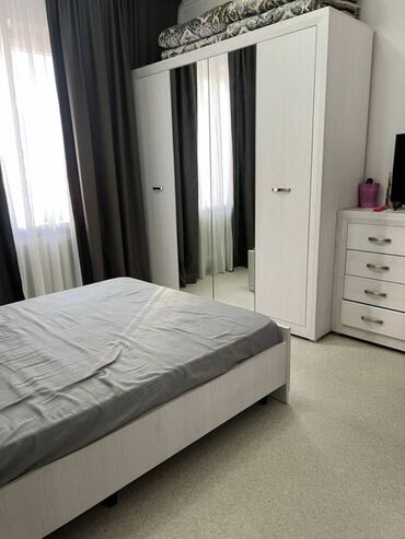 снять квартиру 1 комнатную: 4 комнаты, 80 м², 106 серия, 7 этаж, Косметический ремонт