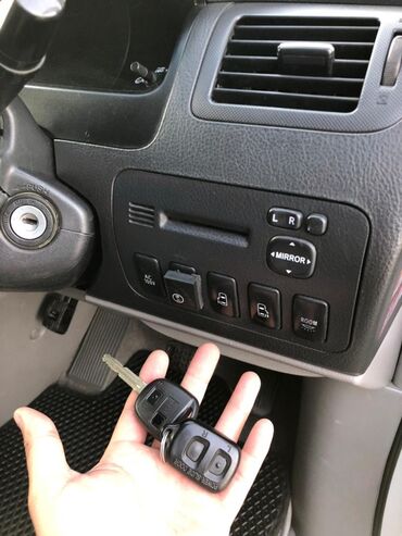 Toyota: Toyota Alphard: 2003 г., 3 л, Автомат, Газ, Минивэн — 8