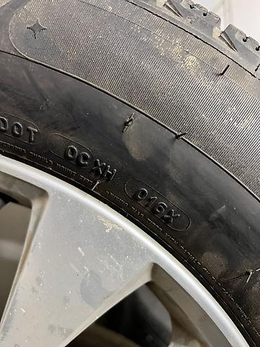 turbo 4: Шины 225 / 60 / R 17, Зима, Б/у, Комплект, Легковые, Michelin — 4