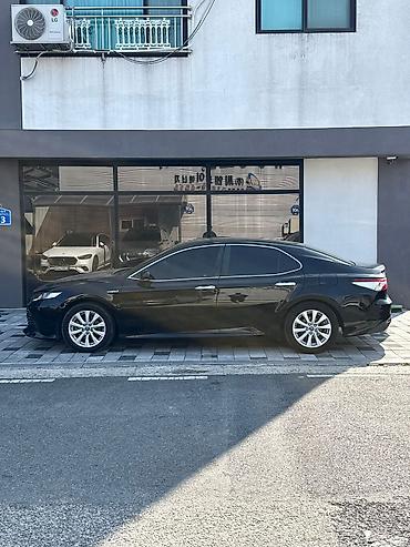 Toyota: Toyota Camry: 2019 г., 2.5 л, Гибрид — 2