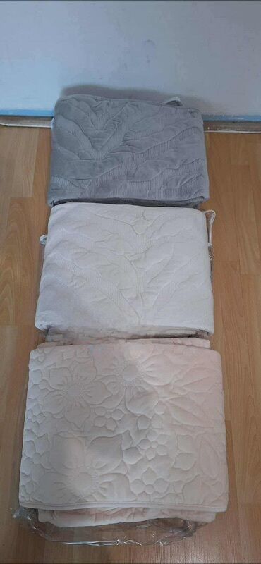 Prekrivači za nameštaj: Neklizajući, Za trosed — 8