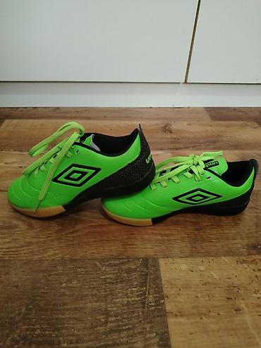 Patike: Umbro futsal patike – fluorescentno zelene - Brend: Umbro - Model — 1